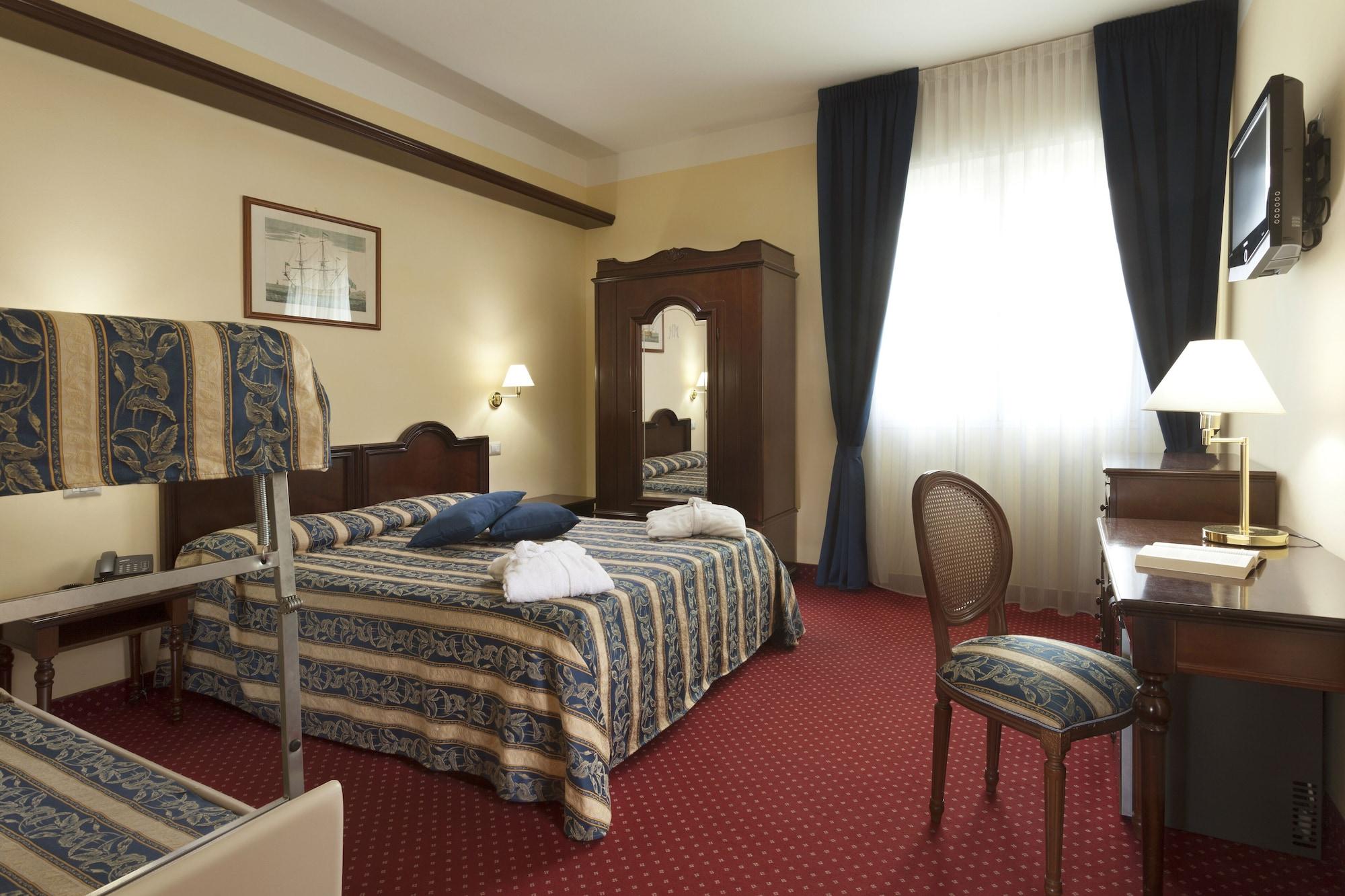 Hotel Milano Helvetia - In Centro Con Piscina Riccione Exteriér fotografie