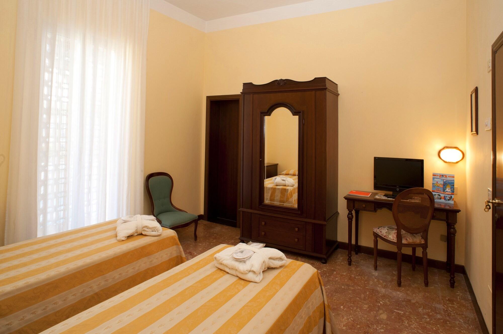 Hotel Milano Helvetia - In Centro Con Piscina Riccione Exteriér fotografie