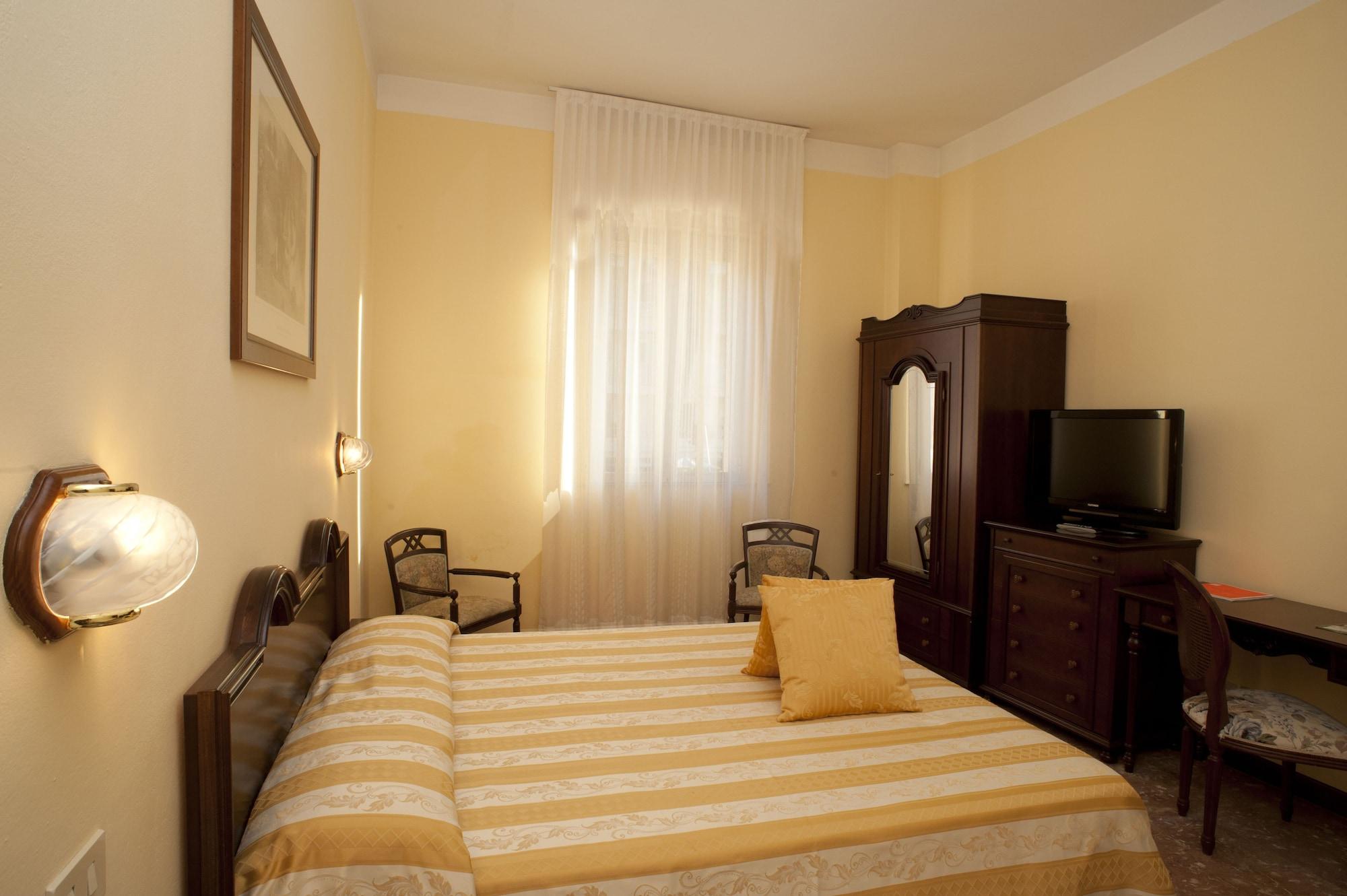 Hotel Milano Helvetia - In Centro Con Piscina Riccione Exteriér fotografie