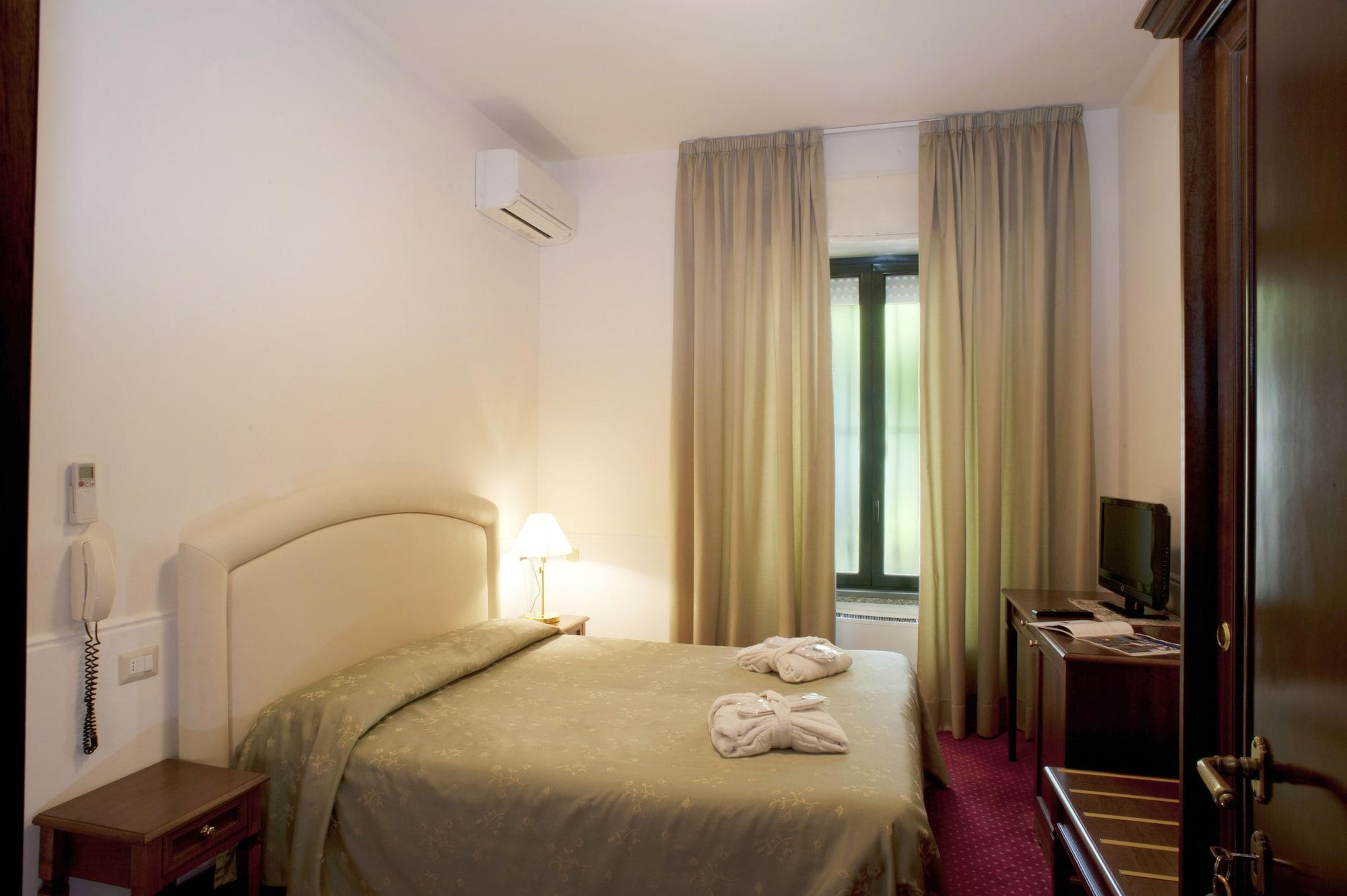 Hotel Milano Helvetia - In Centro Con Piscina Riccione Exteriér fotografie