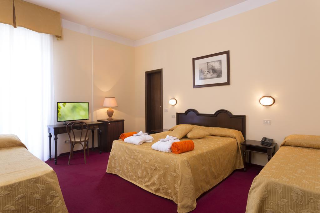 Hotel Milano Helvetia - In Centro Con Piscina Riccione Exteriér fotografie